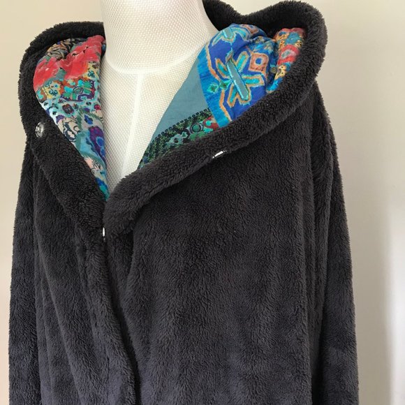 Women's Hooded Coat in Dark Gray - Picture 4 of 10